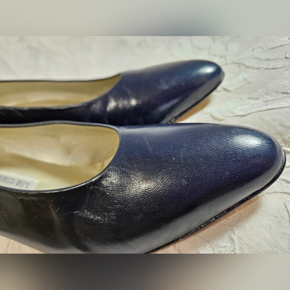 Navy Blue Liz Claiborne Vintage Pumps - Picture 3 of 8